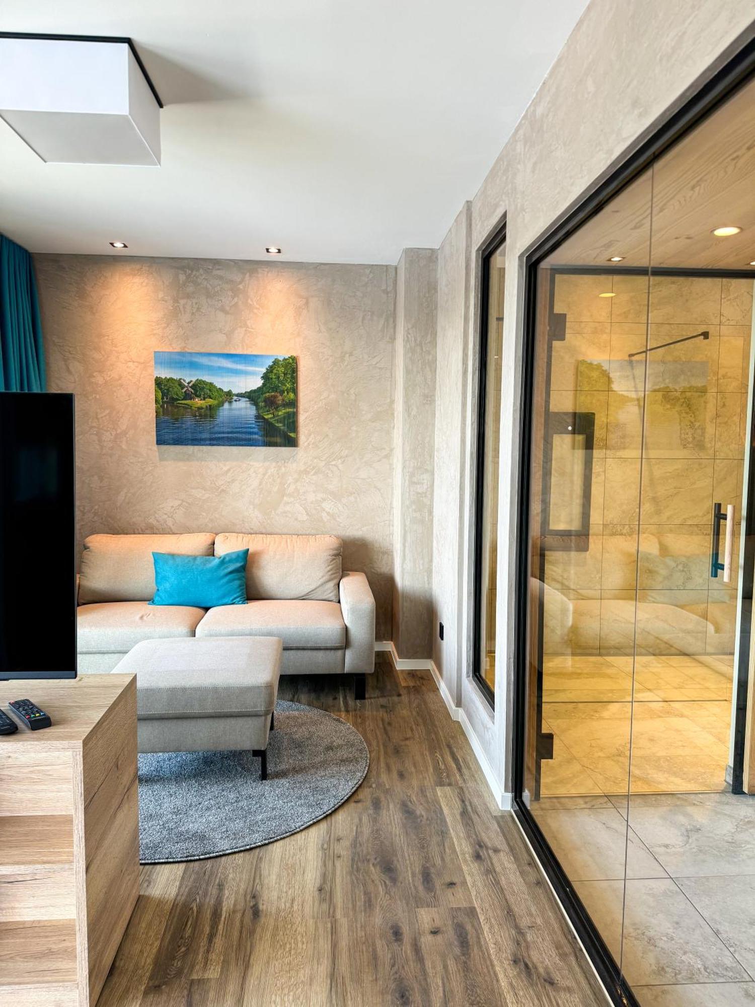 Veenland Hotel Харен Экстерьер фото